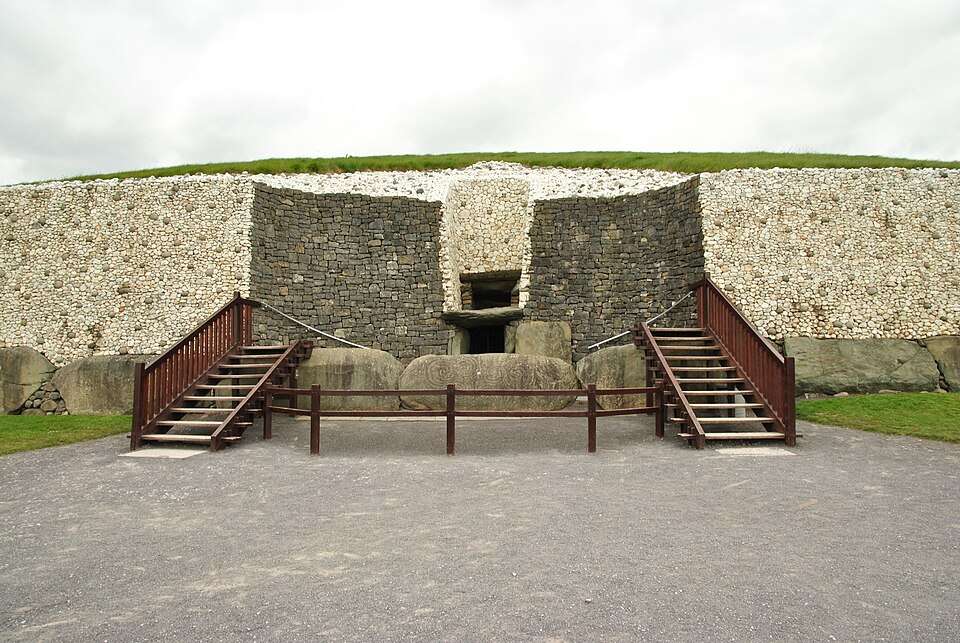 The entrance and carved kerbstone at Newgrange, Brú na Bóinne